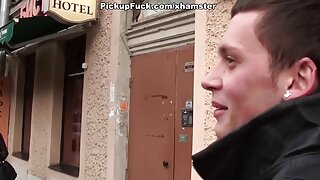 Убаво камшикување одблиску