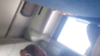 Мојата сопруга го зема во задникот